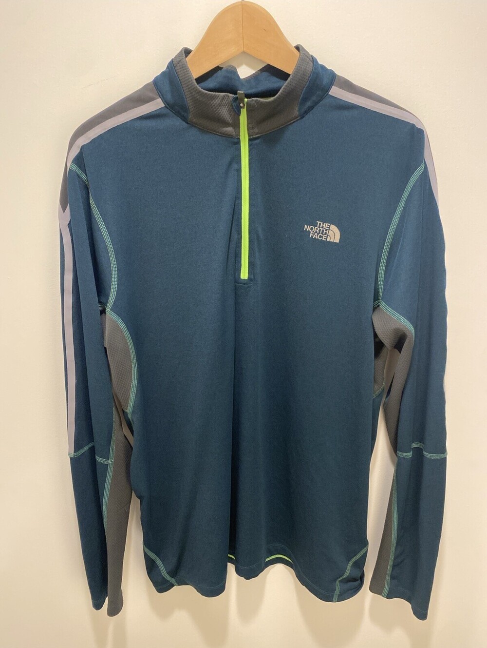 The North Face FlashDry-XD 1/4-Zip Pullover | Size Large